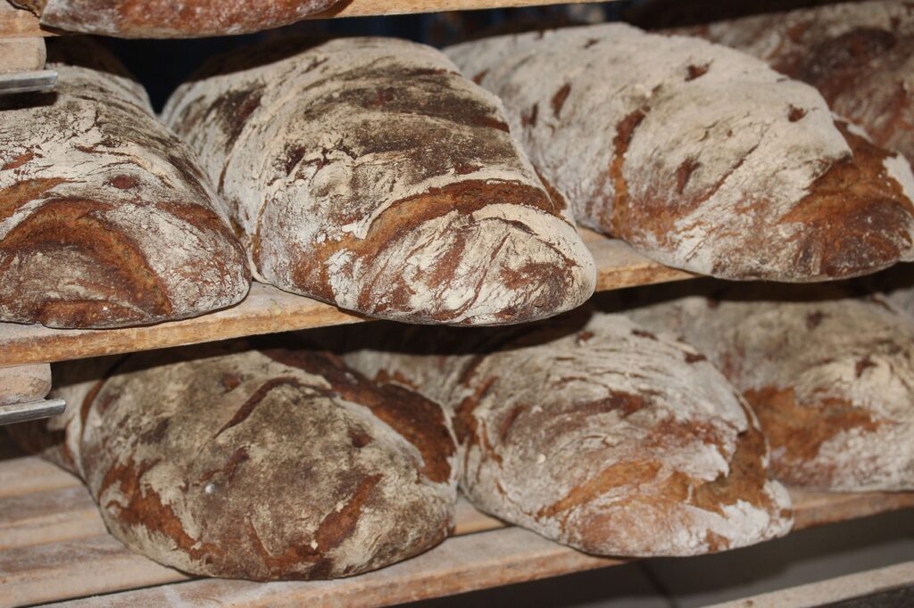 bread, loaves, bakery-388647.jpg